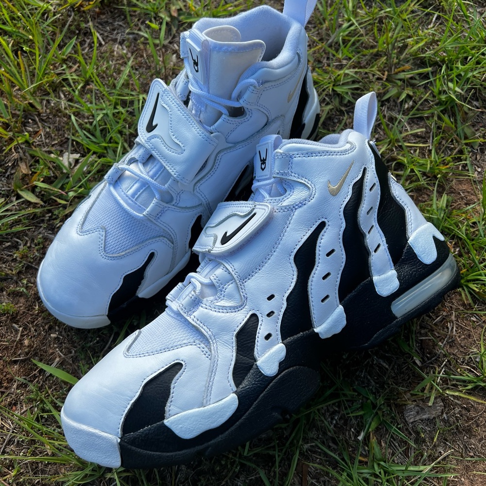 CLEAN Nike Size 13 Womens Air DT 96 Diamond Turf Colorado Gold shoes